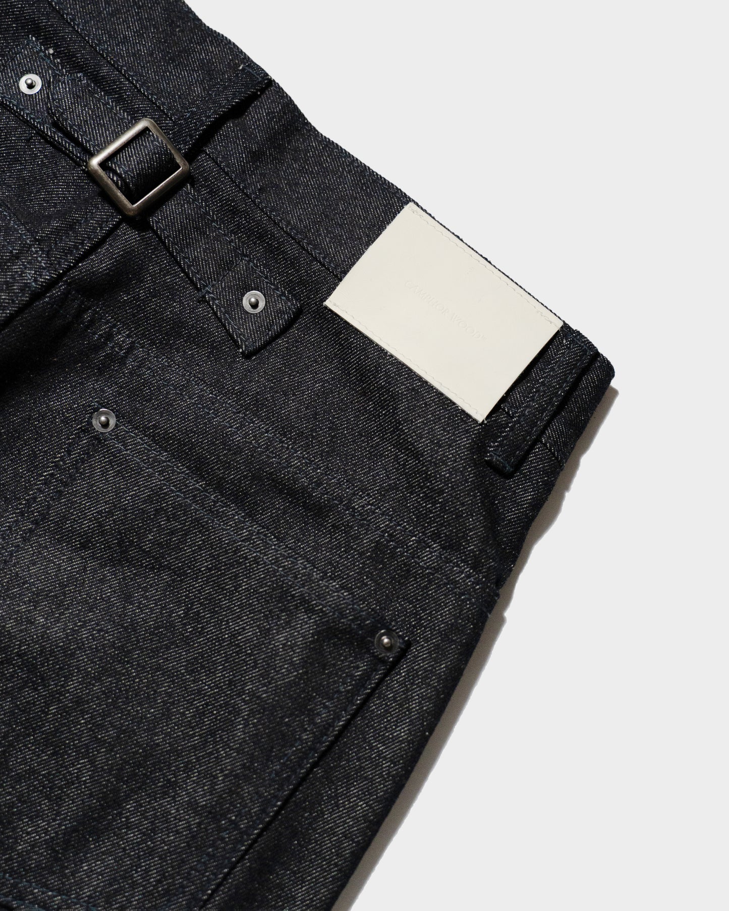 SIDE SEEM BOOTS CUT RIGID JEANS