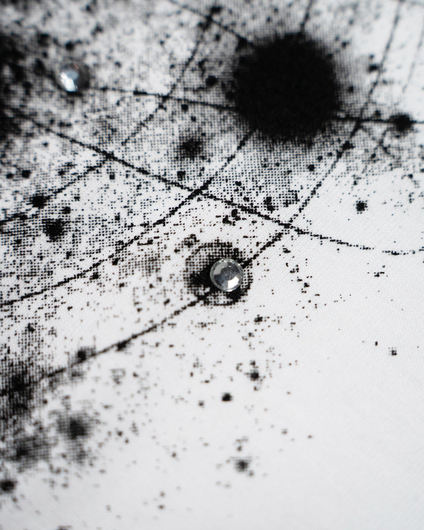 GRAPHIC SPACE RHINESTONE TEE