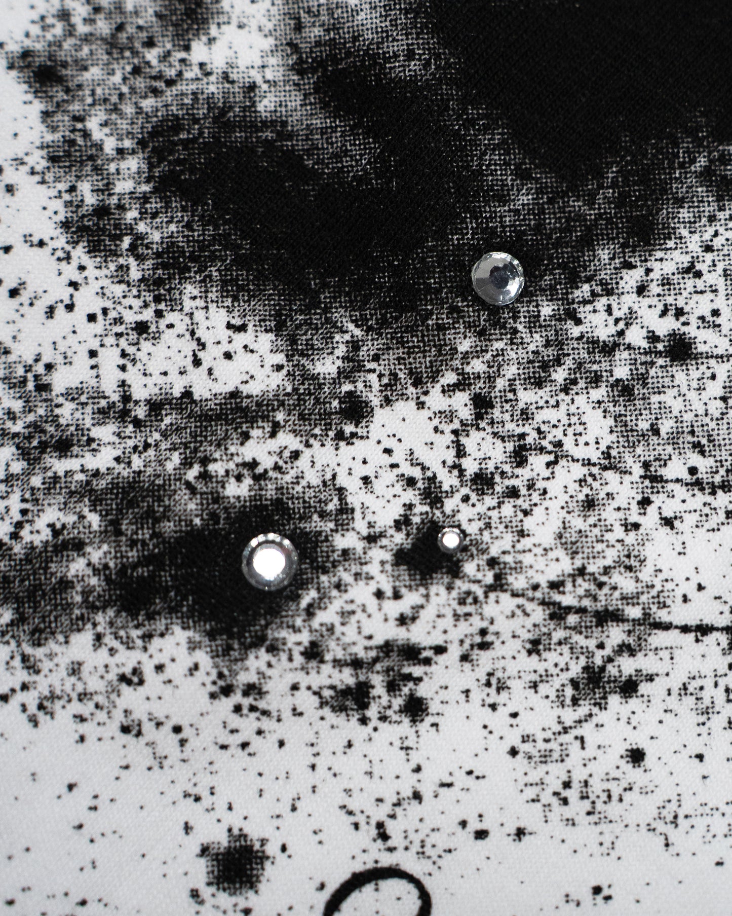 GRAPHIC SPACE RHINESTONE TEE