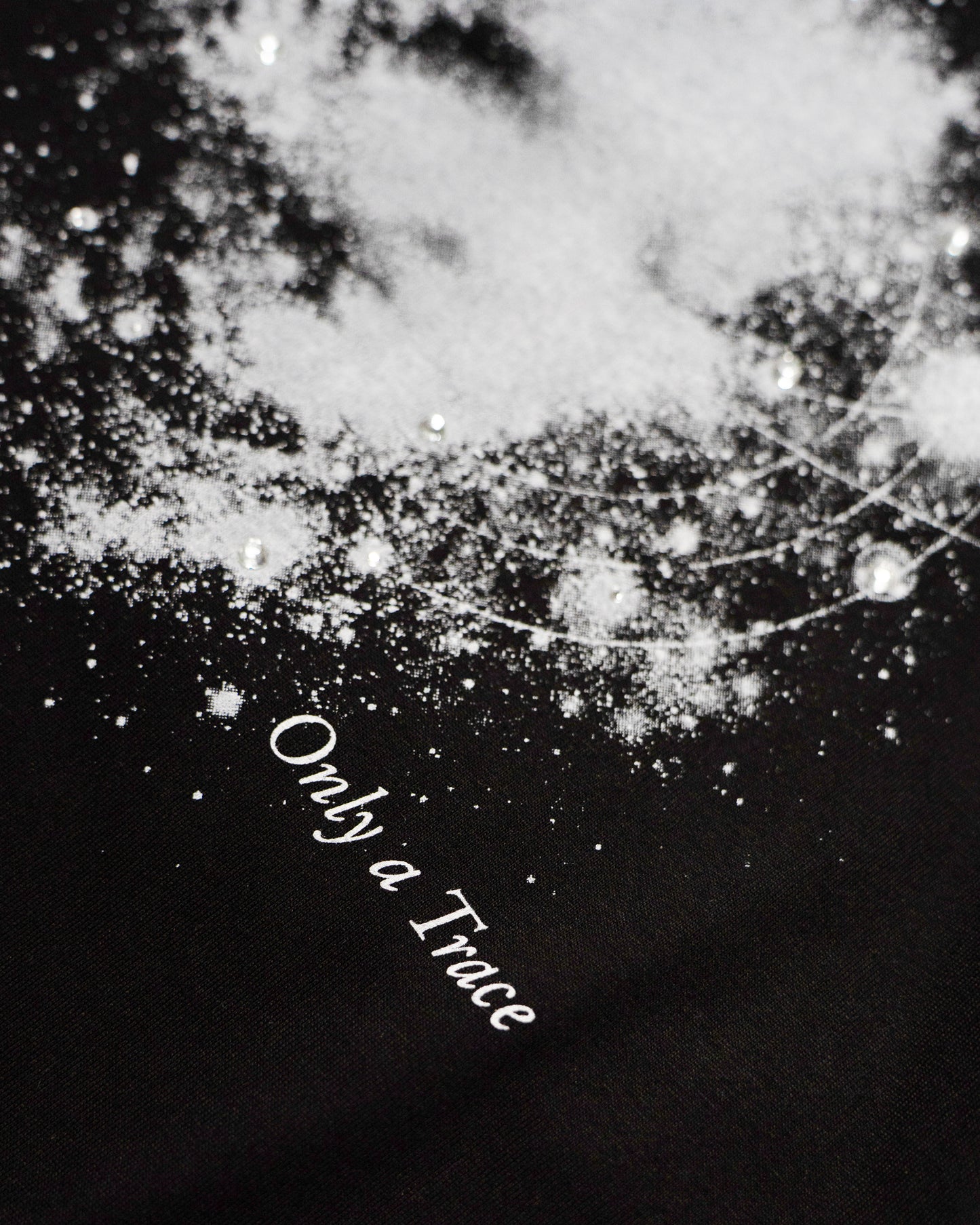 GRAPHIC SPACE RHINESTONE TEE