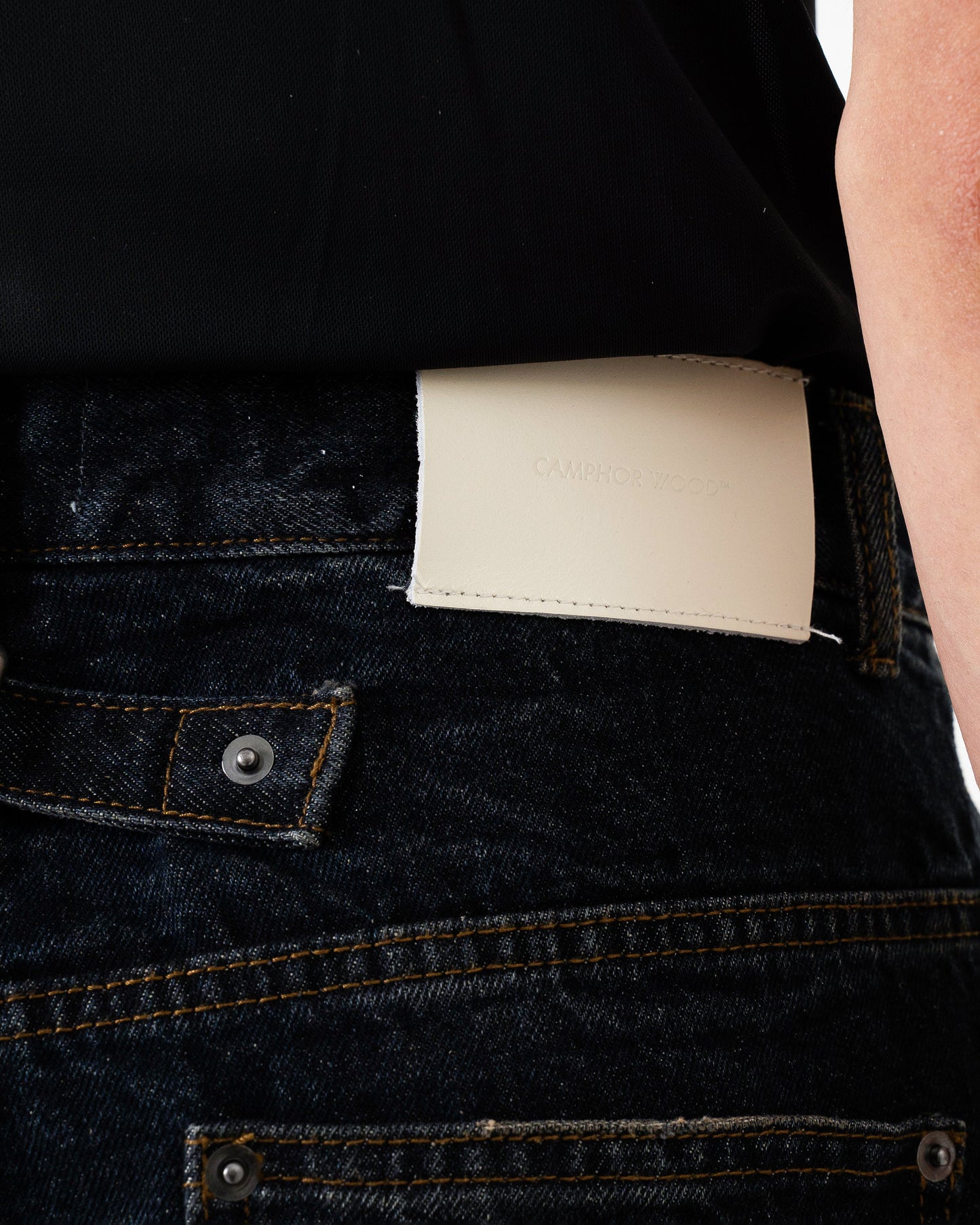 CRUSH FADE SIDE SEEM BOOTS CUT JEANS