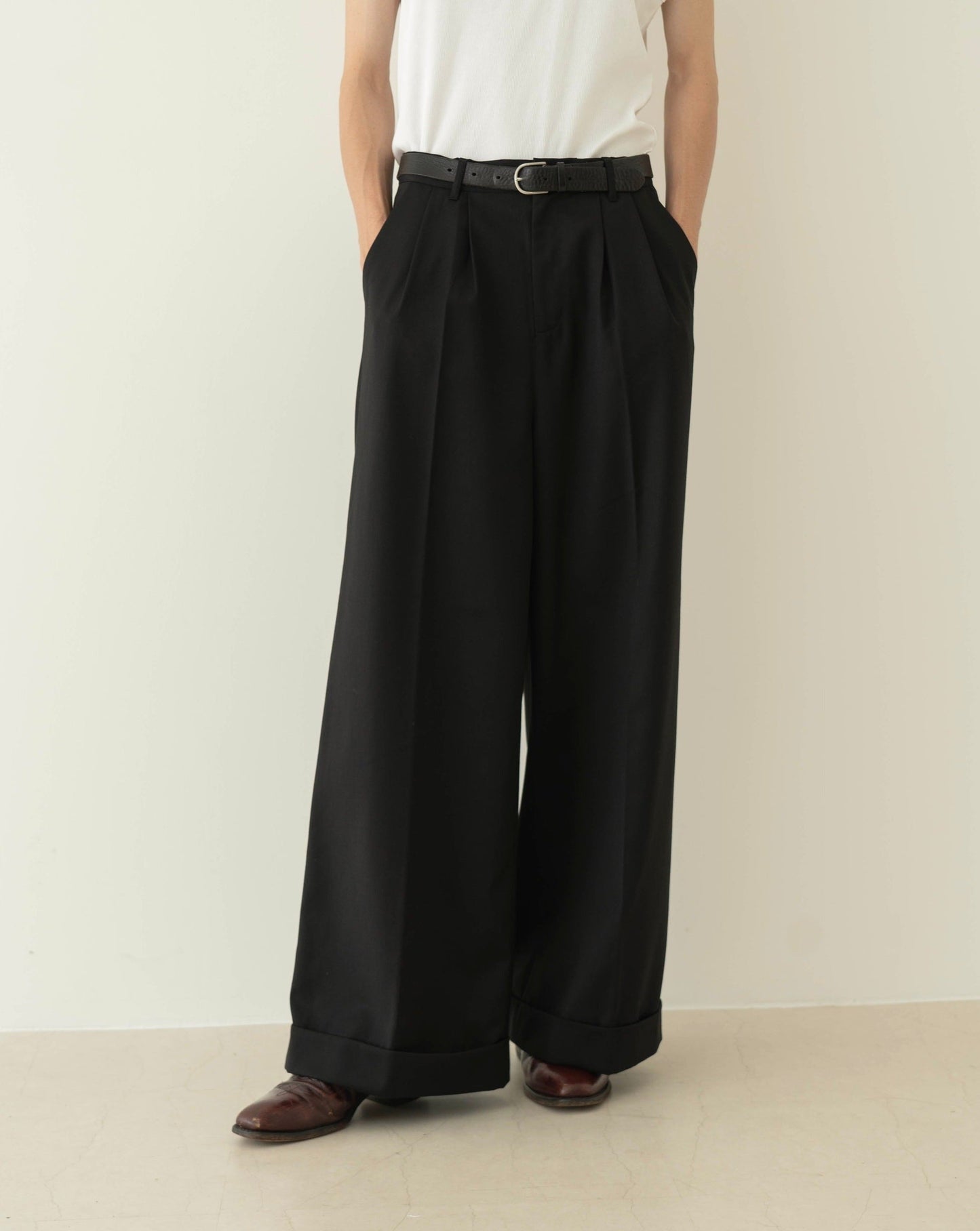2tuck wide baggy flare slacks