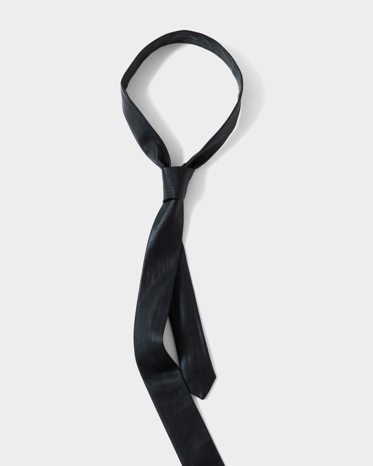 SLIM FAUX LEATHER TIE