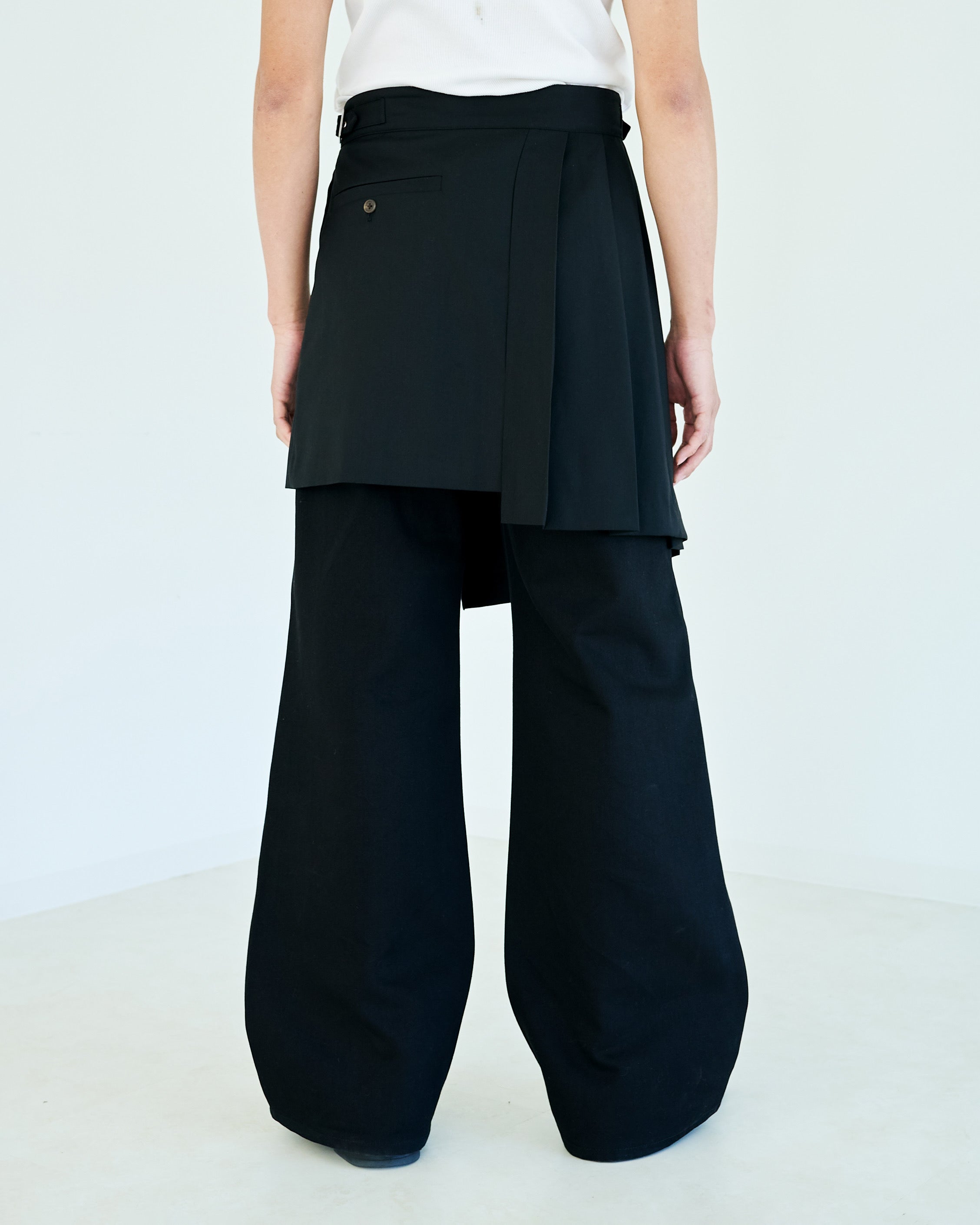 EYELET PLEATS WRAP SKIRT – CAMPHOR WOOD - OFFICIAL ONLINE STORE