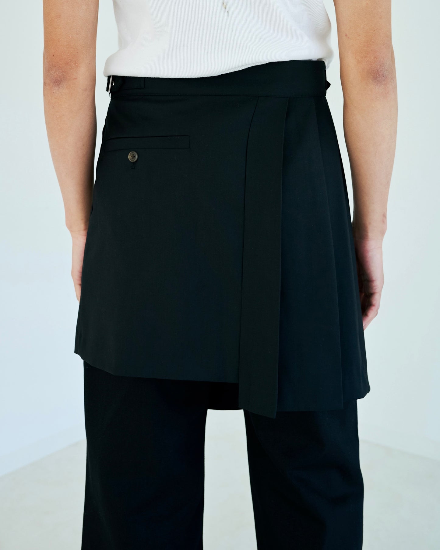 EYELET PLEATS WRAP SKIRT