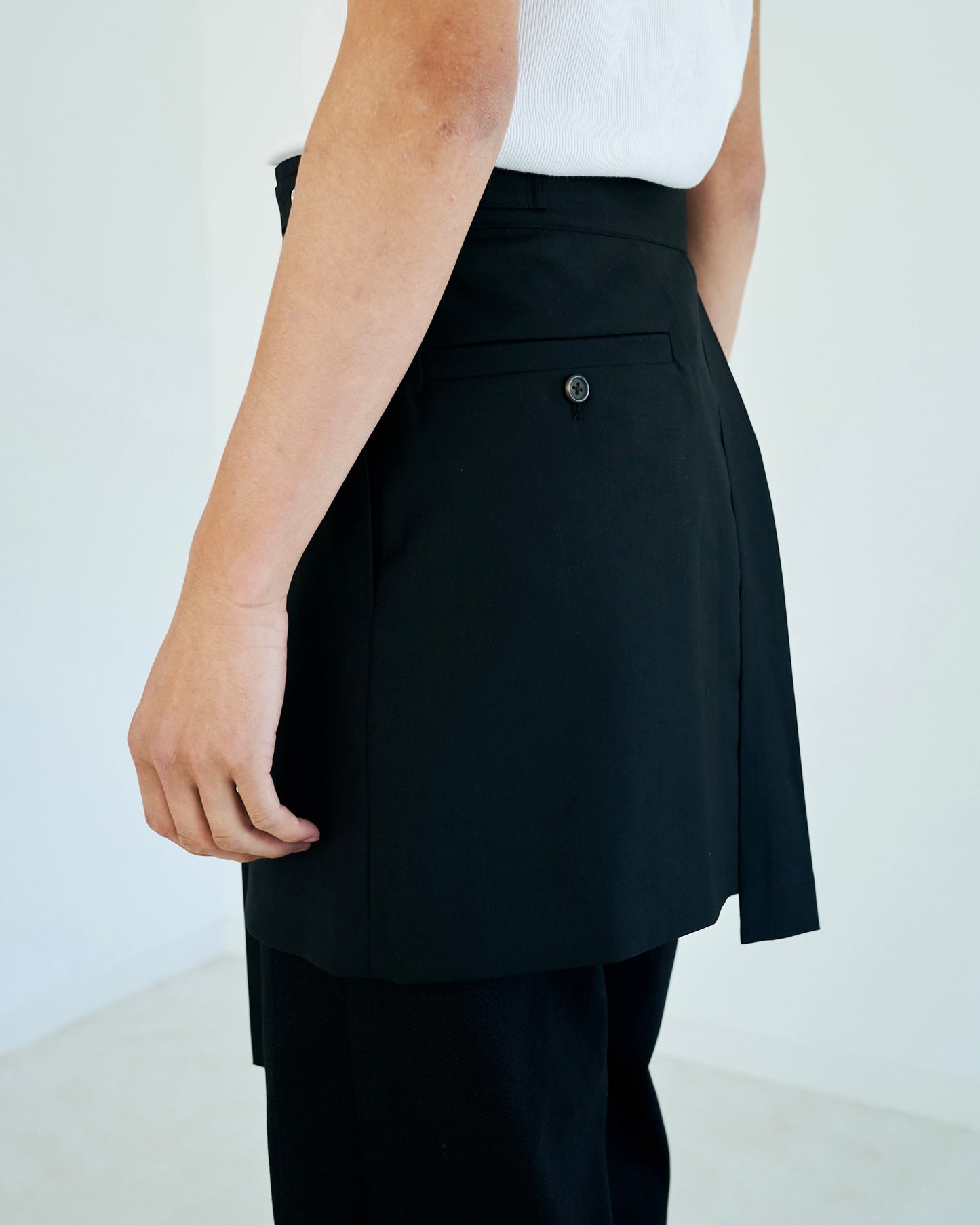 EYELET PLEATS WRAP SKIRT