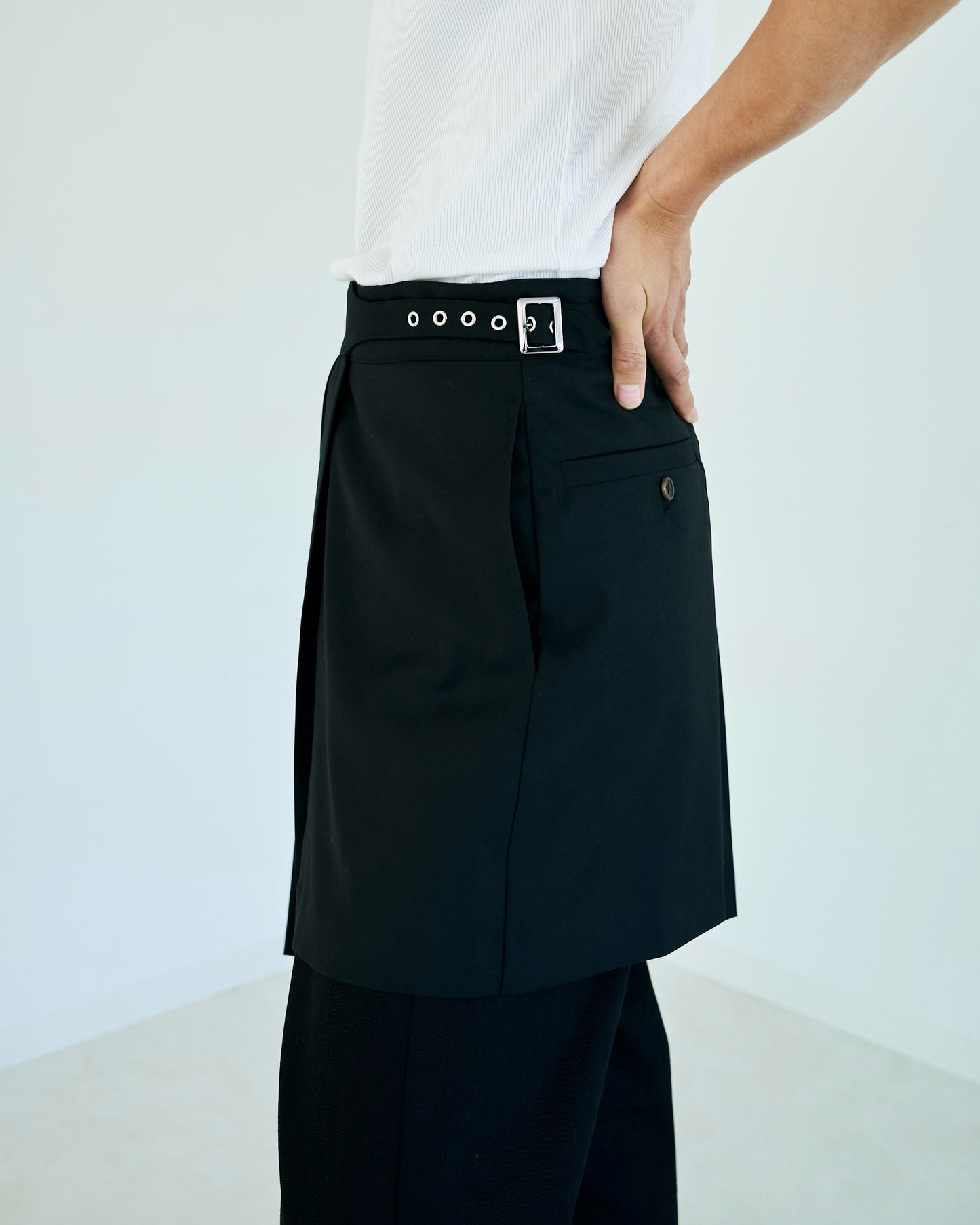 EYELET PLEATS WRAP SKIRT