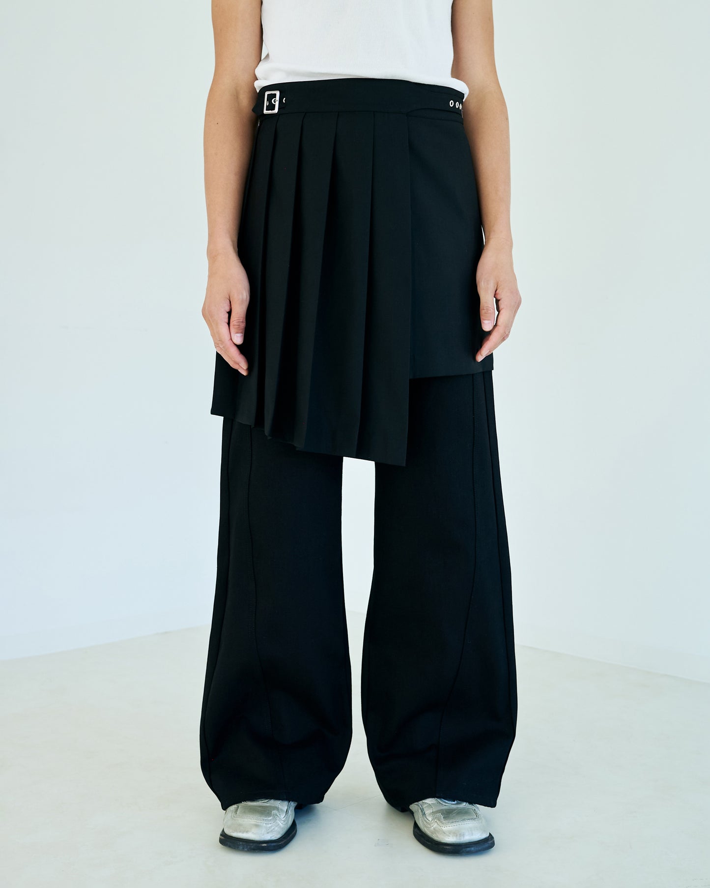 EYELET PLEATS WRAP SKIRT