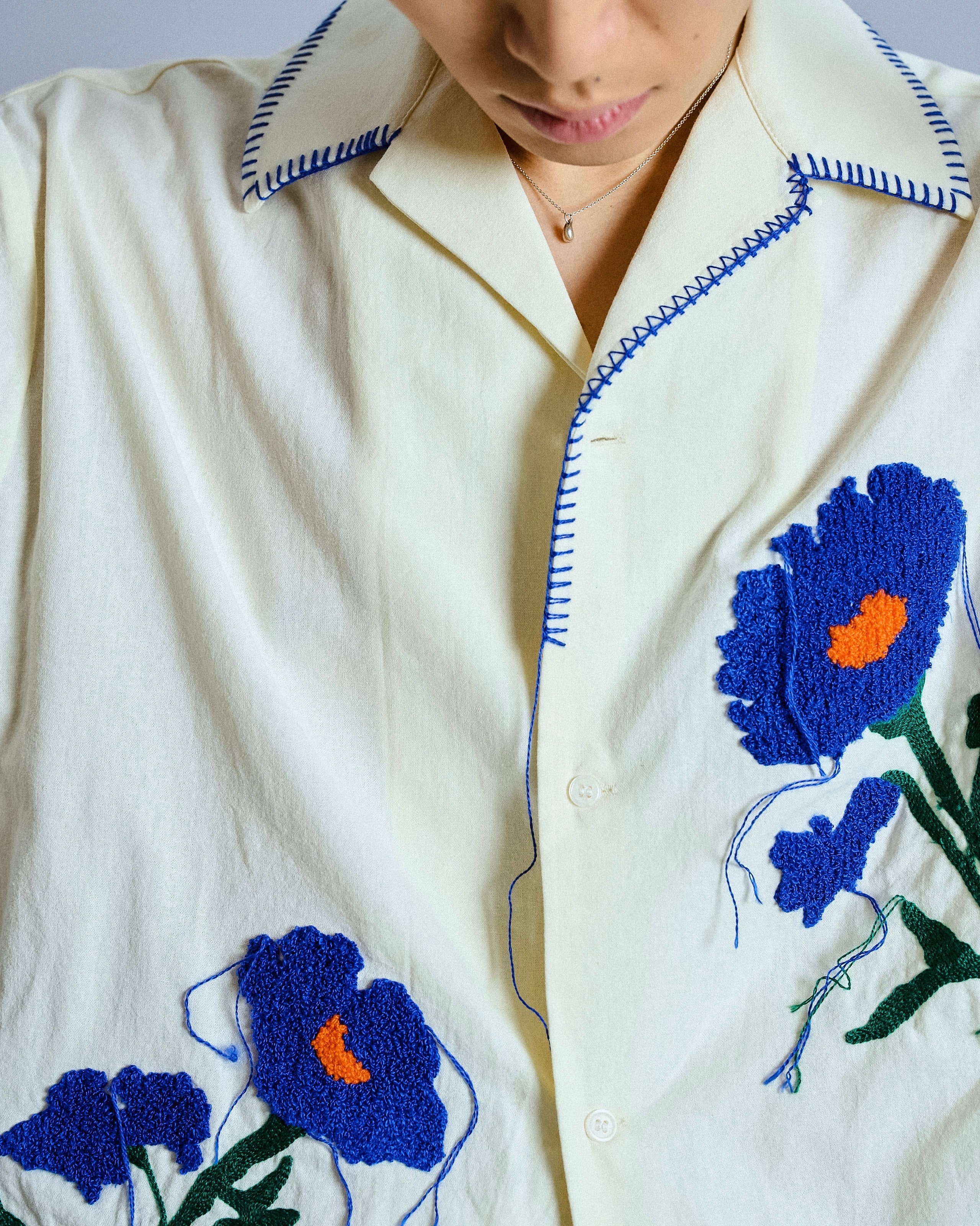 トップス Camphor wood flower embroideryshirt flower embroidery SAGARA h/s shirt – CAMPHOR WOOD - OFFICIAL