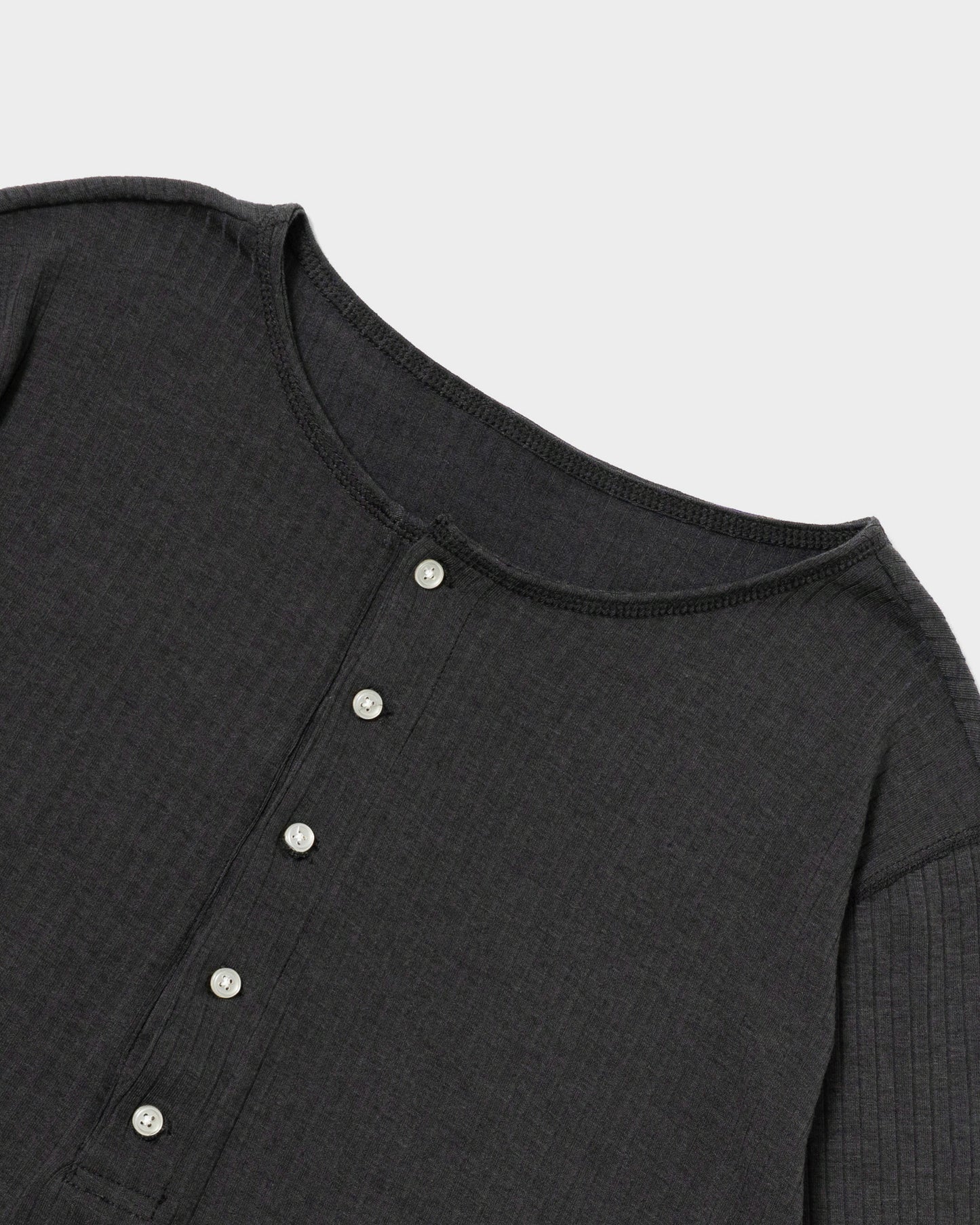 RIB HENLEY NECK L/S TEE