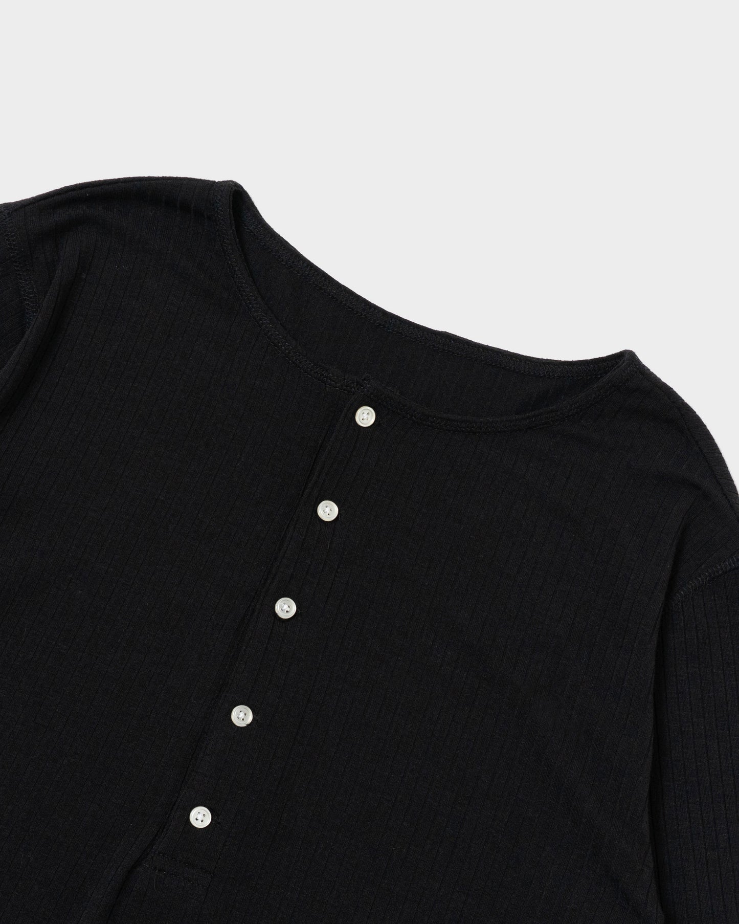 RIB HENLEY NECK L/S TEE