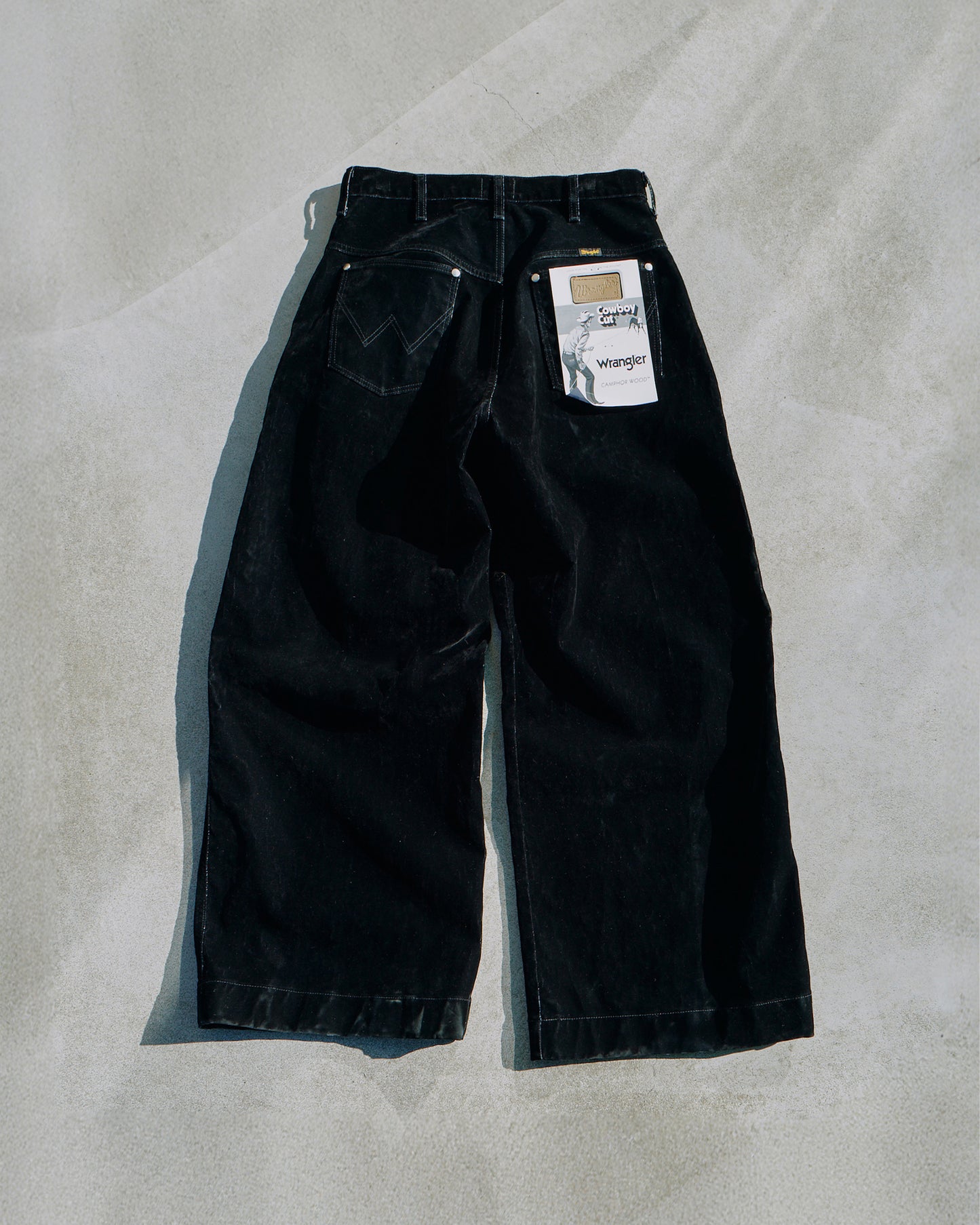 【Wrangler × CamphorWood】 front zip flocky 2tuck wide baggy flare broken denim trousers