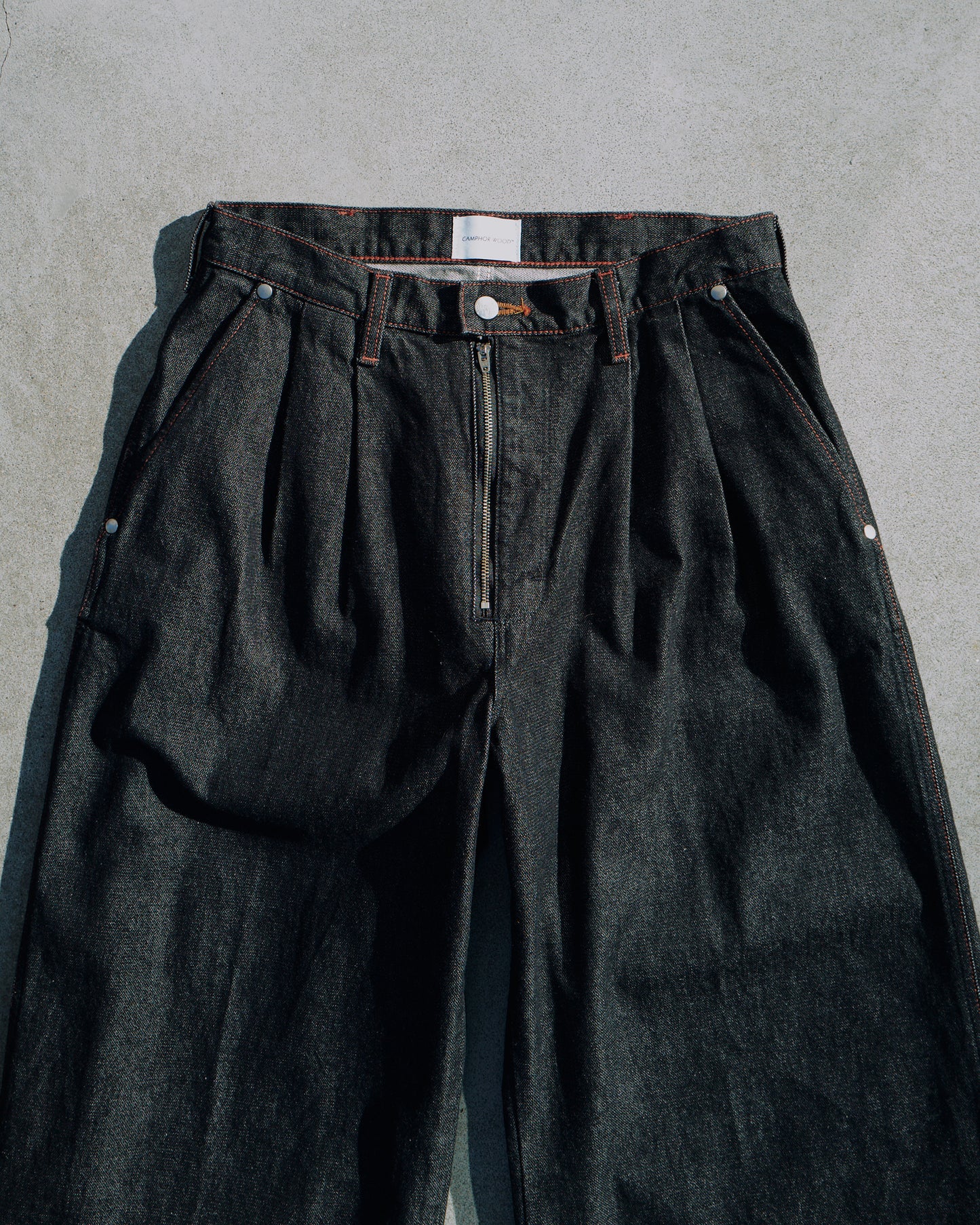 【Wrangler × CamphorWood】 front zip 2tuck wide baggy flare broken denim trousers
