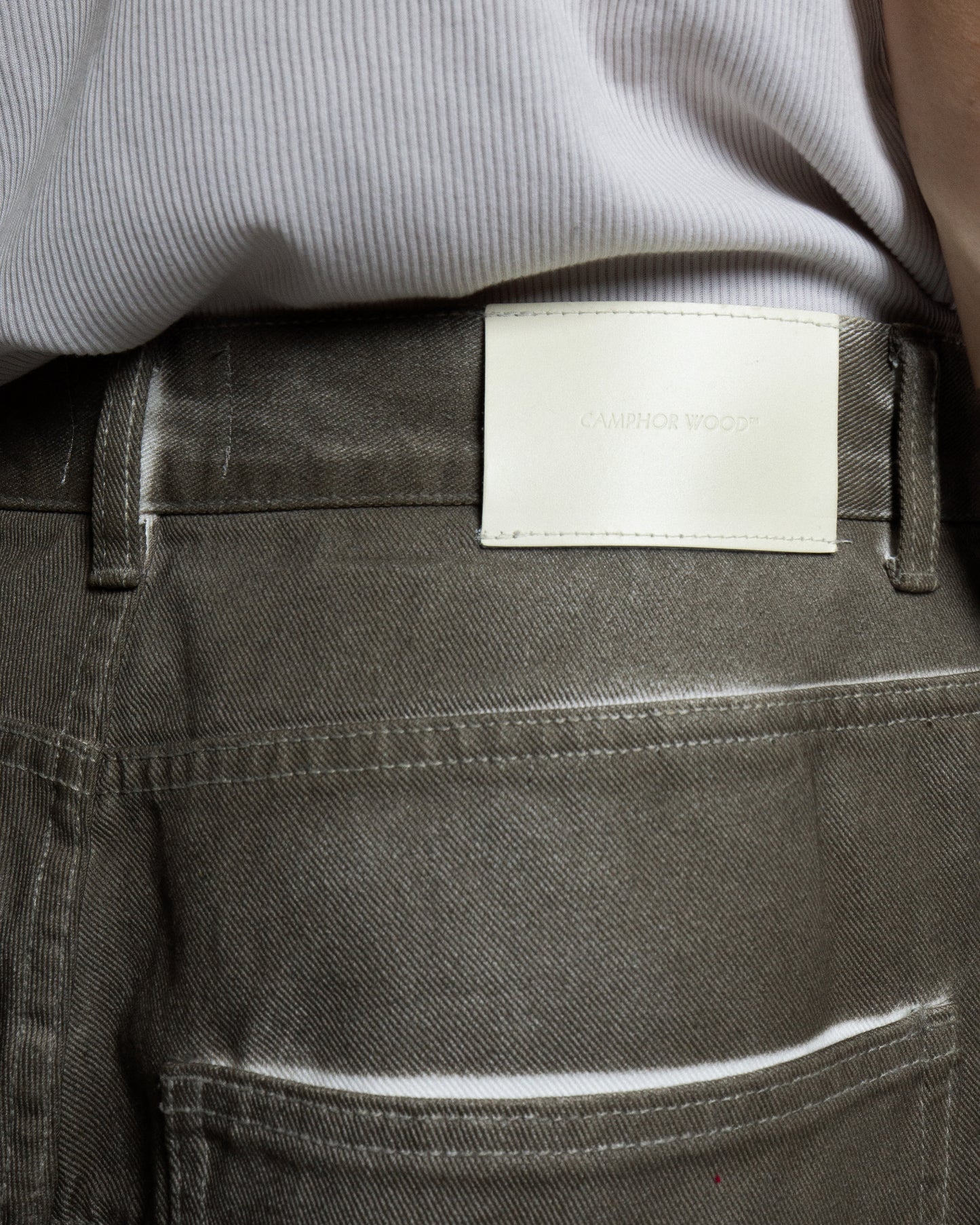 wide baggy spray processing denim trousers